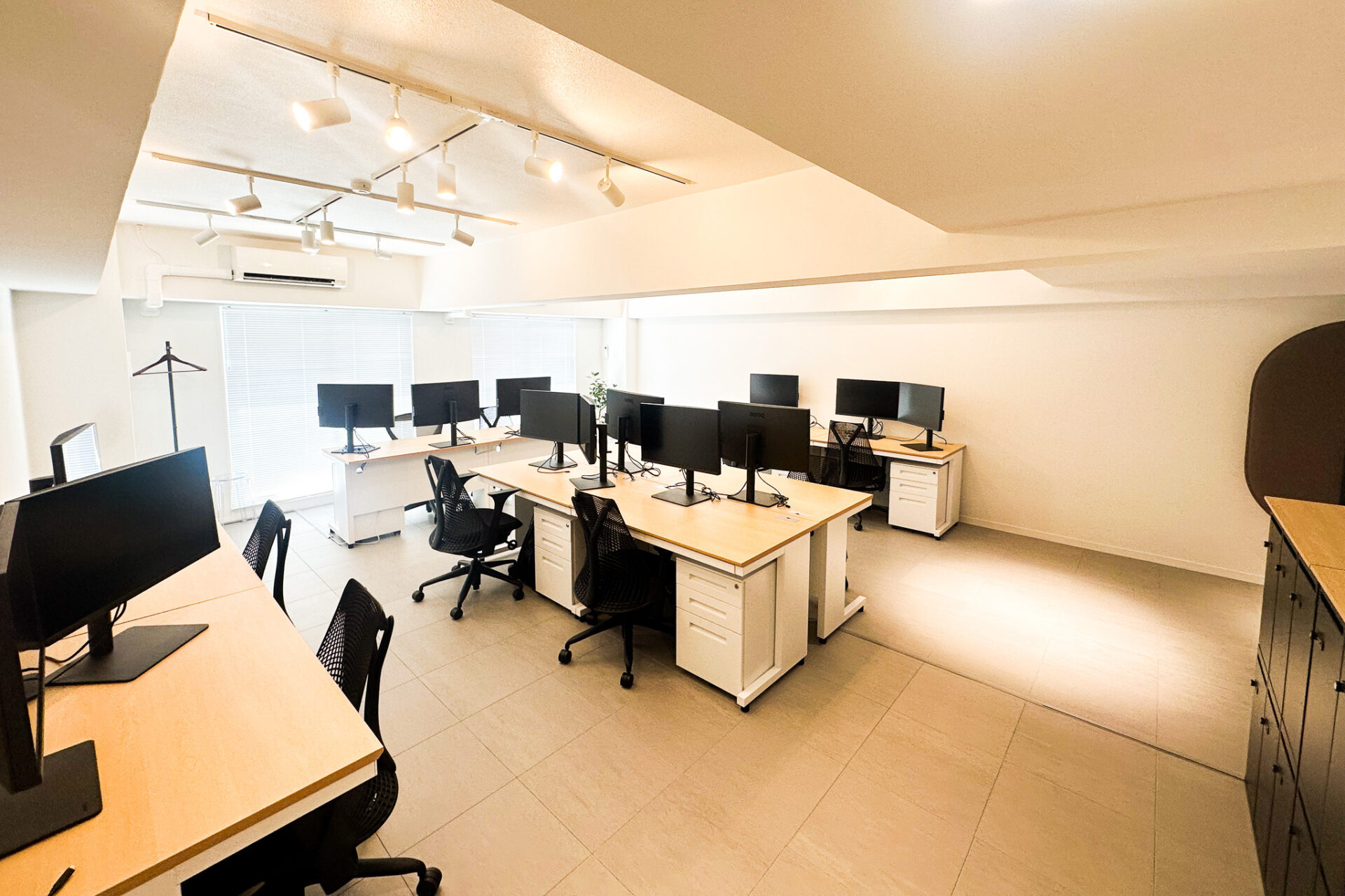 【代表コラム】オフィスの移転が完了！デザイン会社が小さなオフィスでこだわったポイント - 株式会社Arch